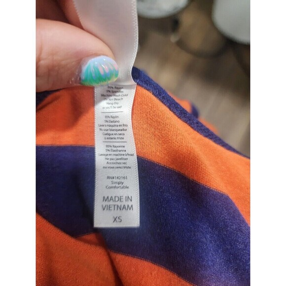 LuLaRoe Classic T Tee Shirt Top Size XS Orange Blue Wide Chevron Stripes Zigzag - Picture 4 of 5